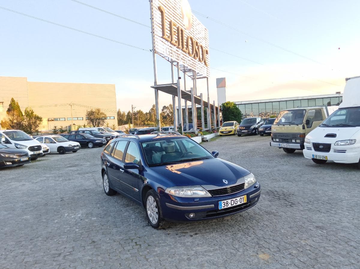 Renault Laguna 1.9DCI · Ano 2001 — imagen 1