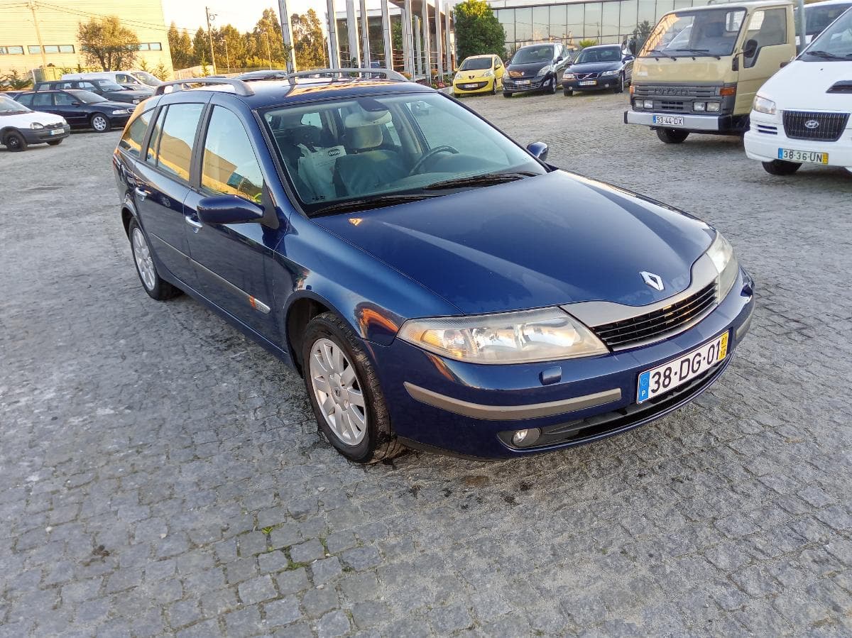Renault Laguna 1.9DCI · Ano 2001 — imagen 2