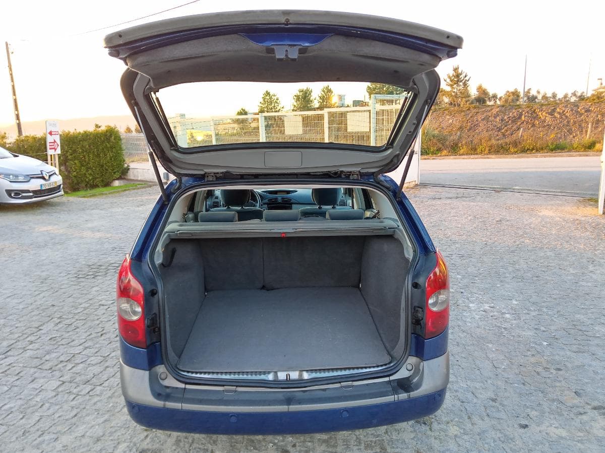 Renault Laguna 1.9DCI · Ano 2001 — imagen 9