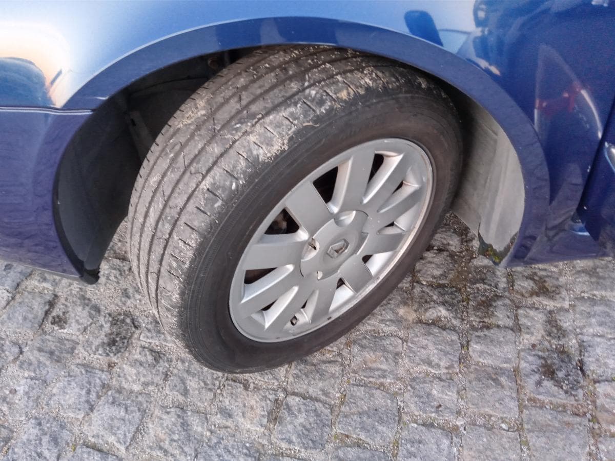 Renault Laguna 1.9DCI · Ano 2001 — imagen 12