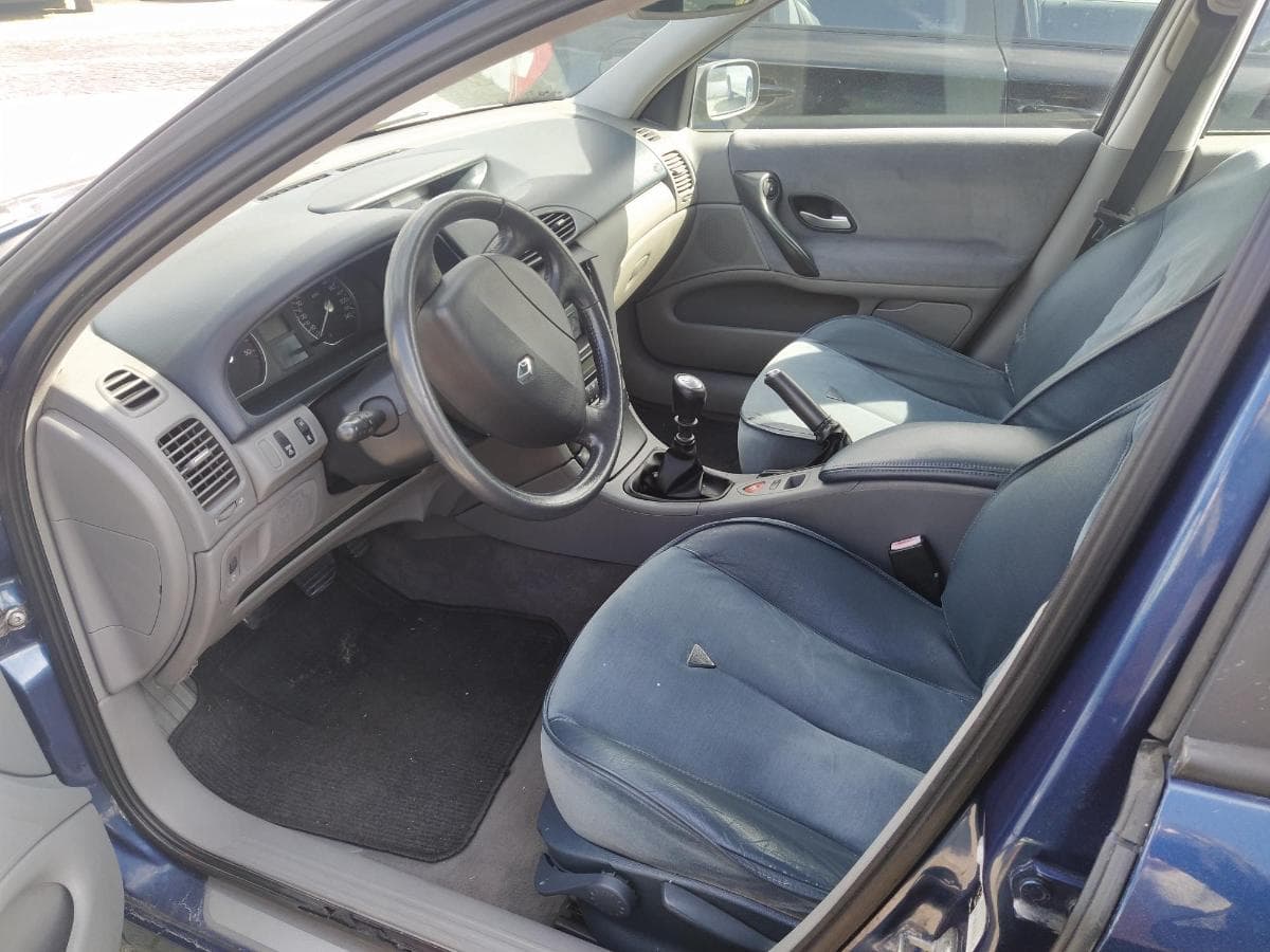 Renault Laguna 1.9DCI · Ano 2001 — imagen 13