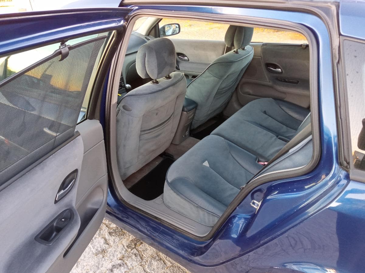 Renault Laguna 1.9DCI · Ano 2001 — imagen 14