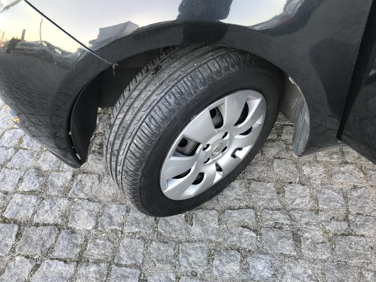 Toyota Yaris 1.0 · Ano 2008 — image 11