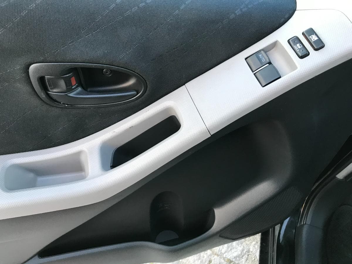 Toyota Yaris 1.0 · Ano 2008 — image 16