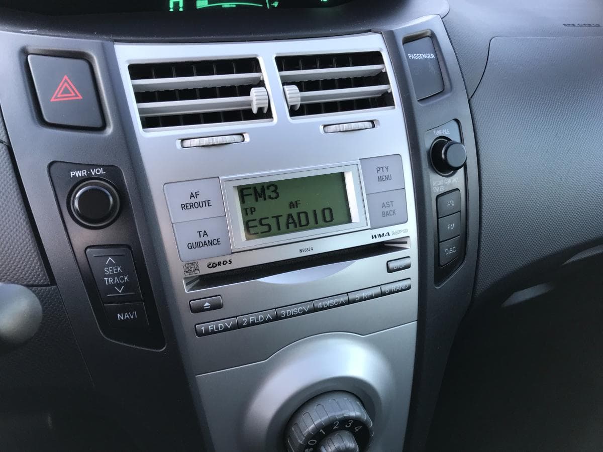 Toyota Yaris 1.0 · Ano 2008 — image 21