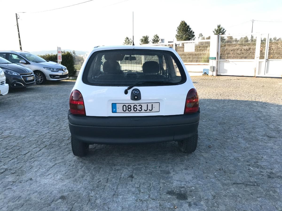Opel Corsa 1.7 D · Ano 1998 — imagen 5