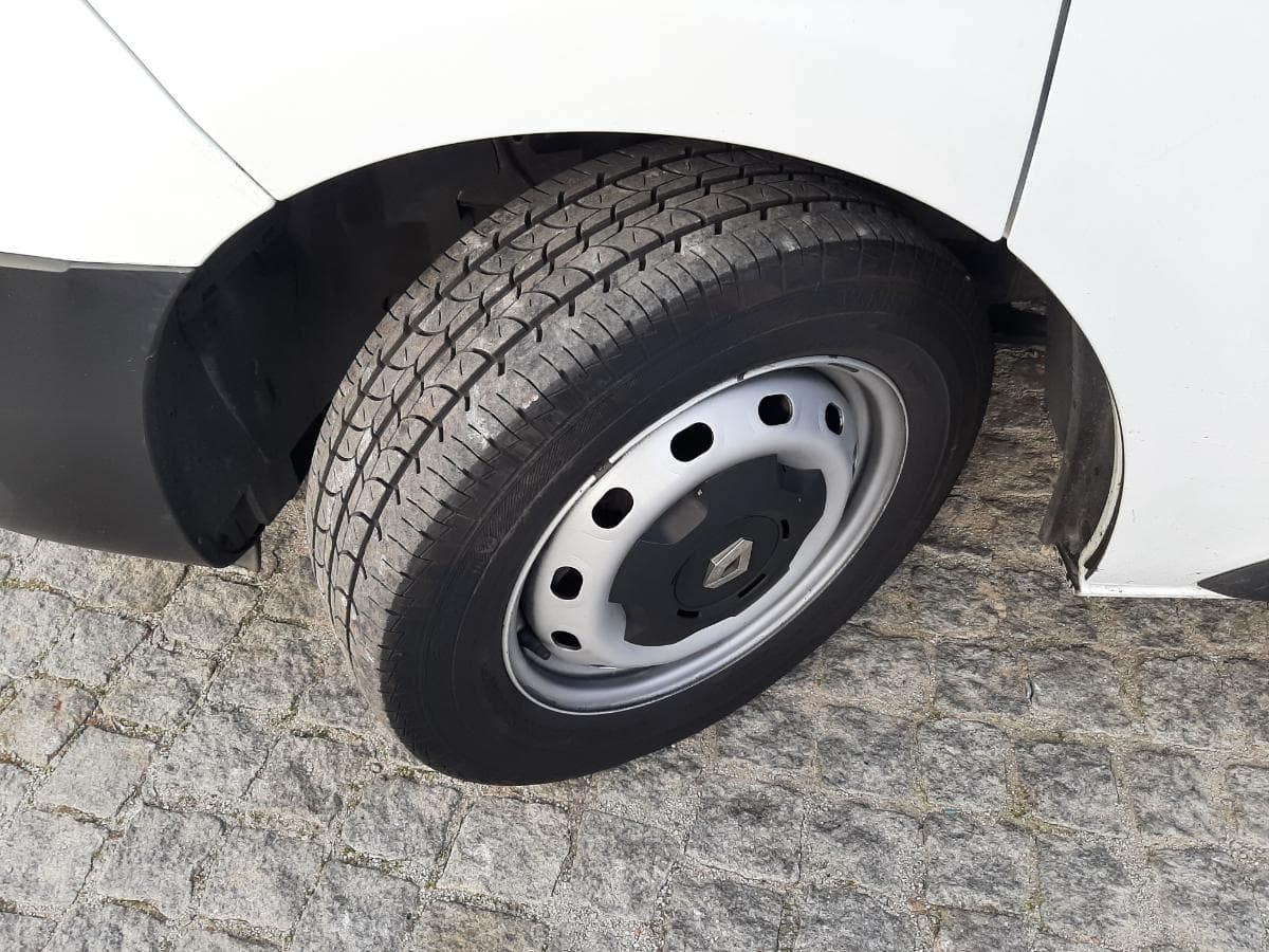 Renault Trafic 1.6 DCI · Ano 2018 — image 11