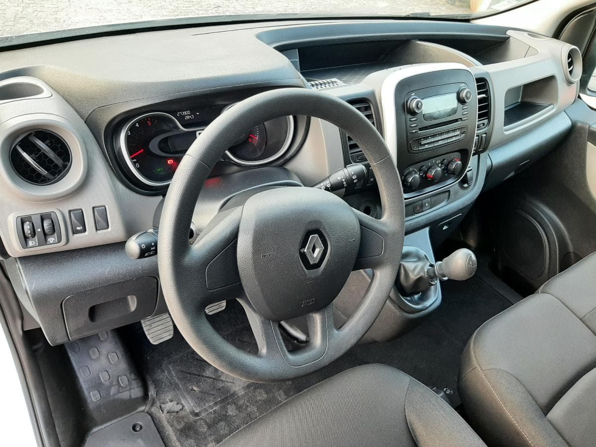 Renault Trafic 1.6 DCI · Ano 2018 — image 14
