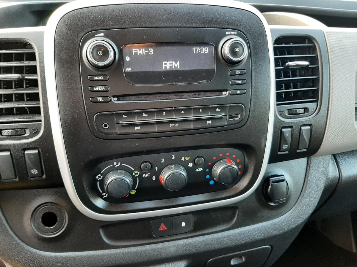 Renault Trafic 1.6 DCI · Ano 2018 — image 17
