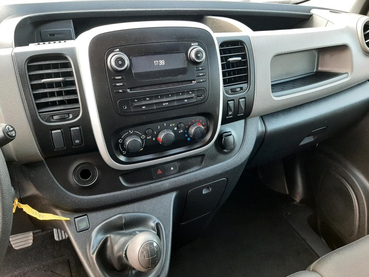 Renault Trafic 1.6 DCI · Ano 2018 — image 18
