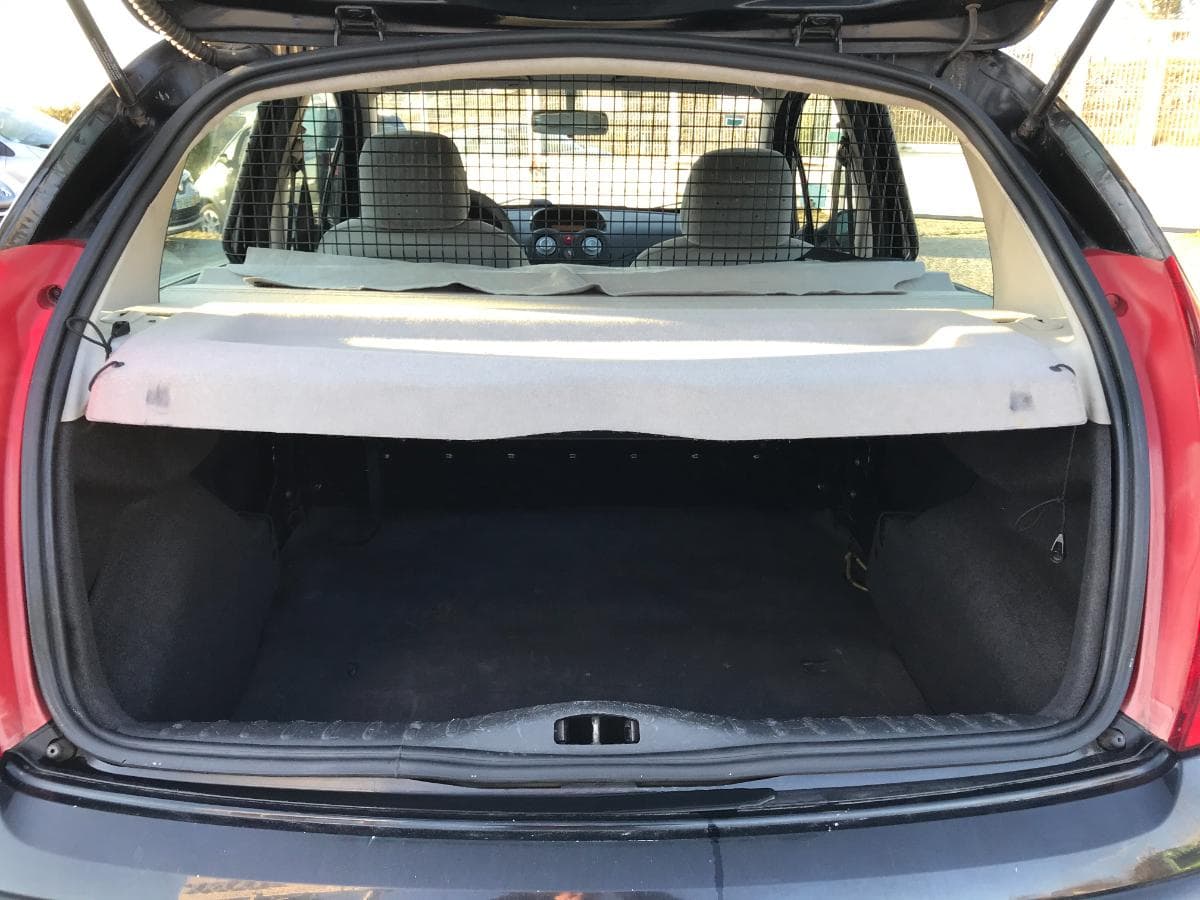 Citroën C3 1.4 HDI · Ano 2003 — image 7