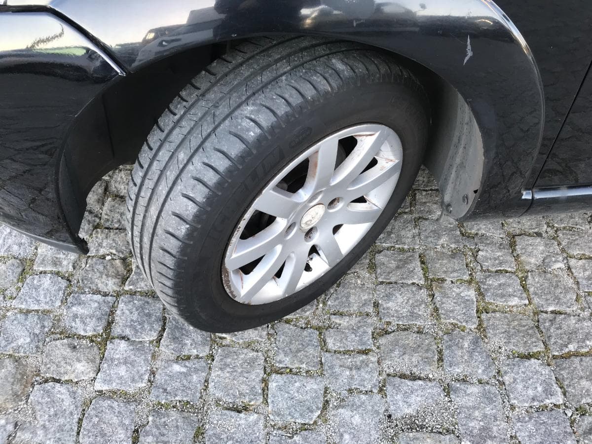 Citroën C3 1.4 HDI · Ano 2003 — image 11