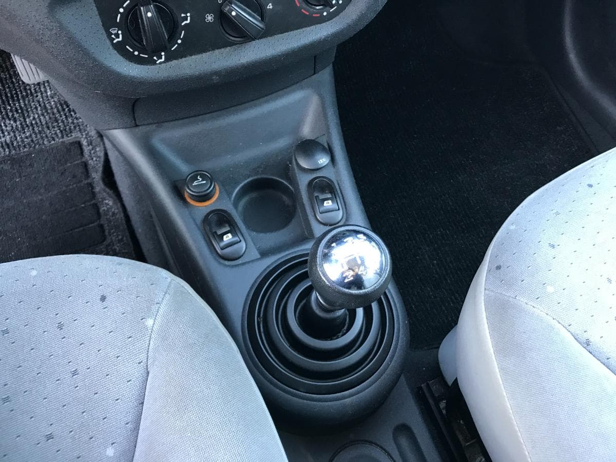 Citroën C3 1.4 HDI · Ano 2003 — image 21