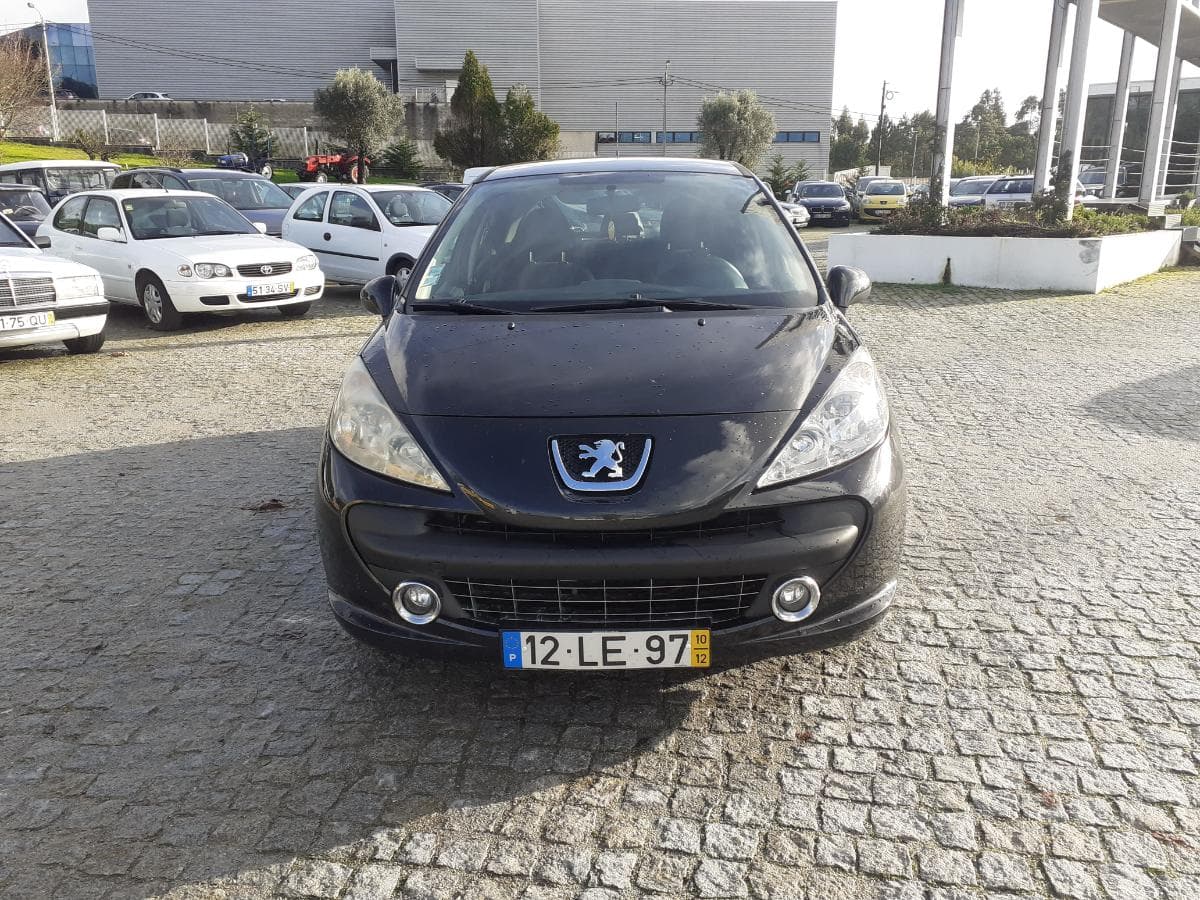 Peugeot 207 1.4 HDI · Ano 2010 — imagen 2