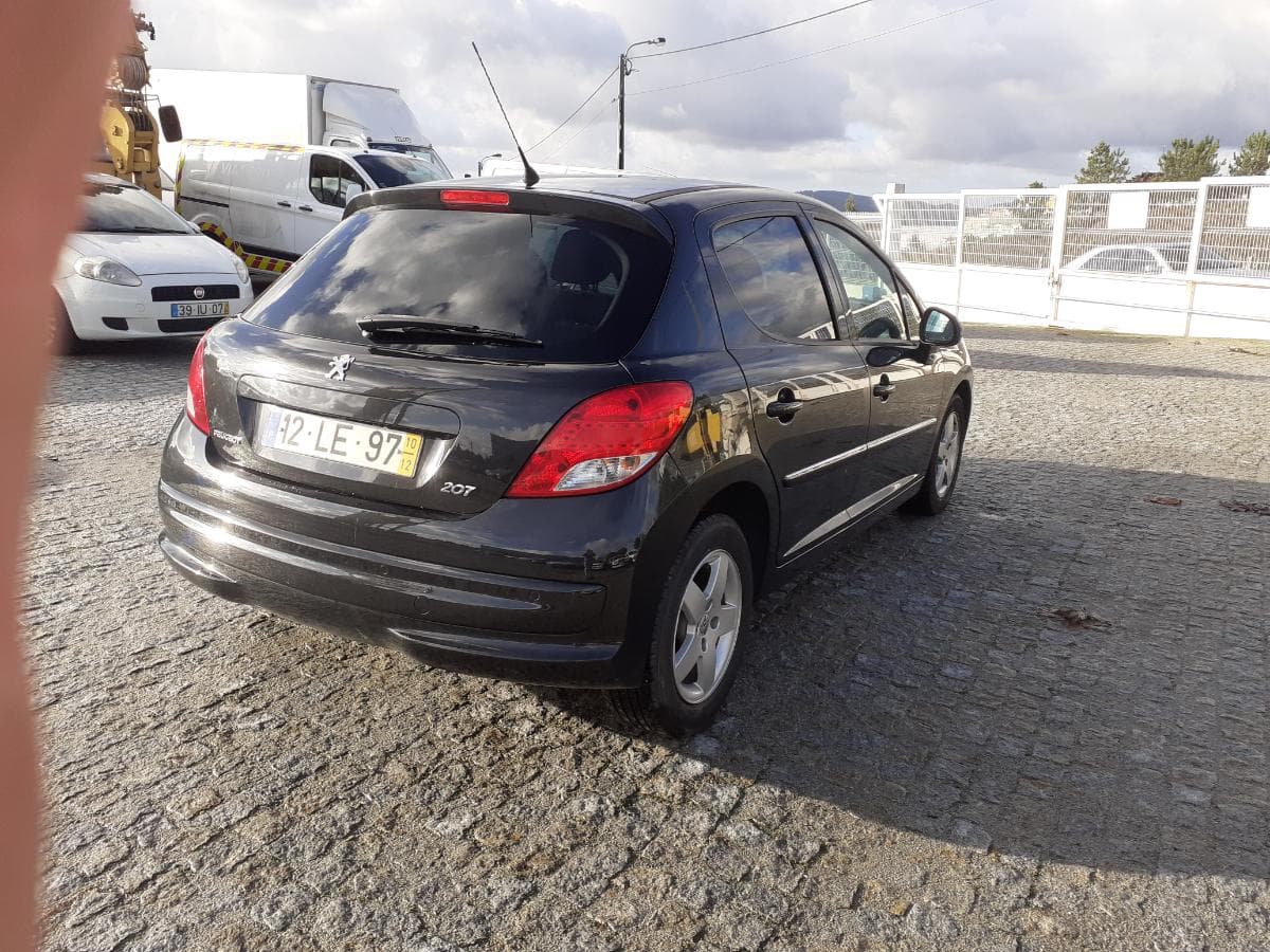 Peugeot 207 1.4 HDI · Ano 2010 — imagen 4