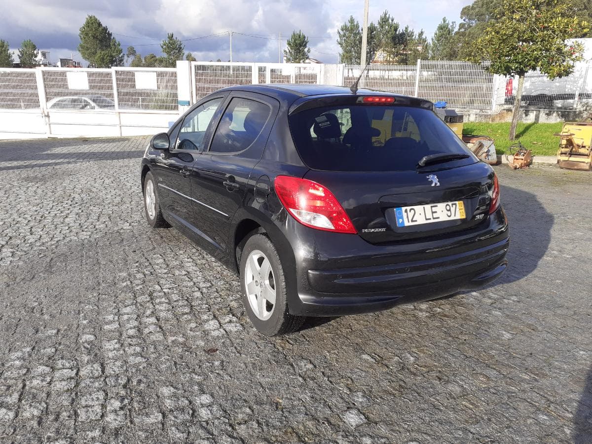 Peugeot 207 1.4 HDI · Ano 2010 — imagen 6
