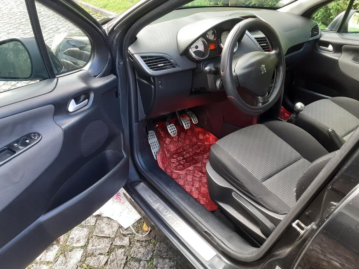 Peugeot 207 1.4 HDI · Ano 2010 — imagen 15