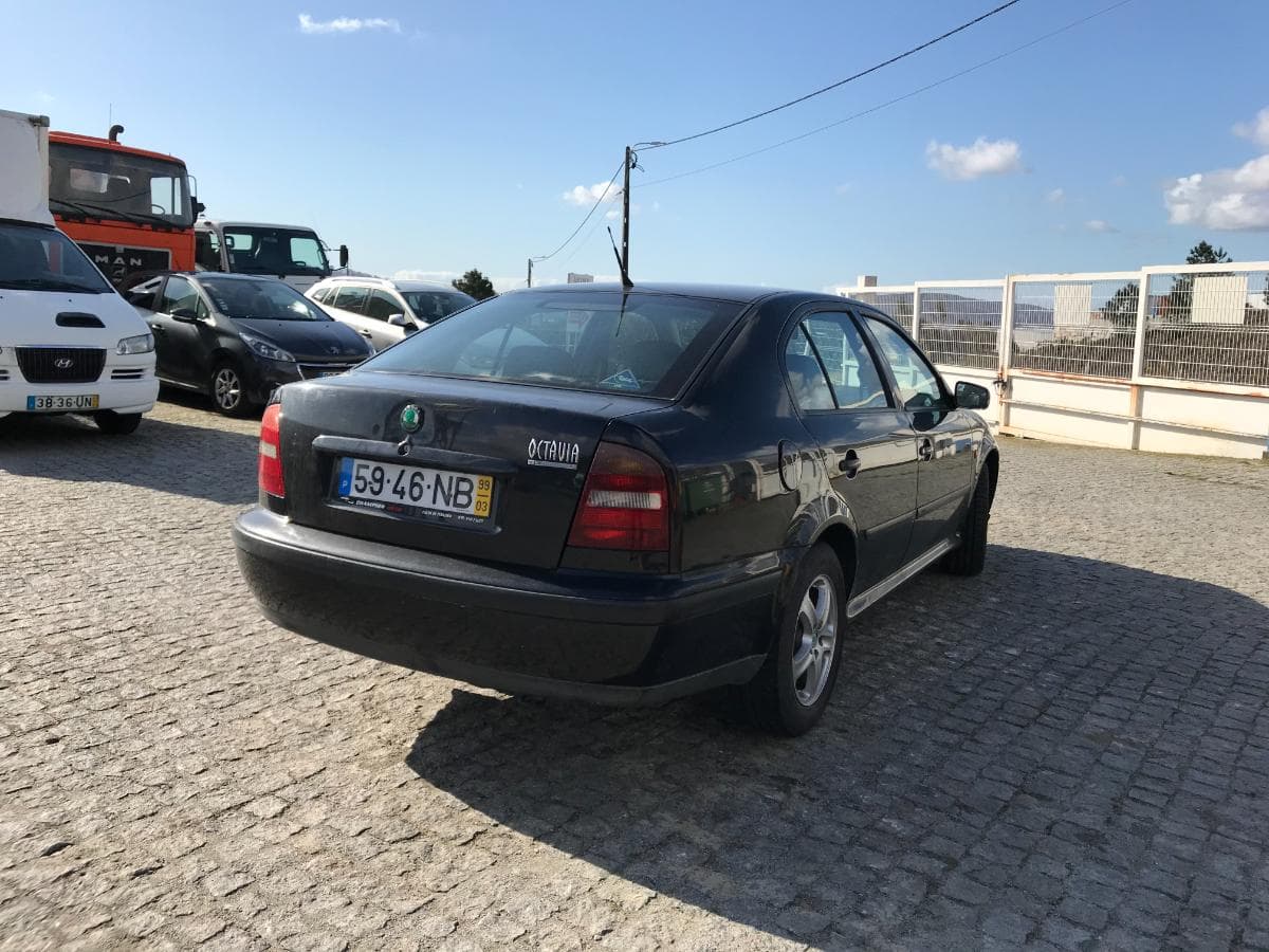 Skoda Octavia 1.6 · Ano 1999 — imagem 6