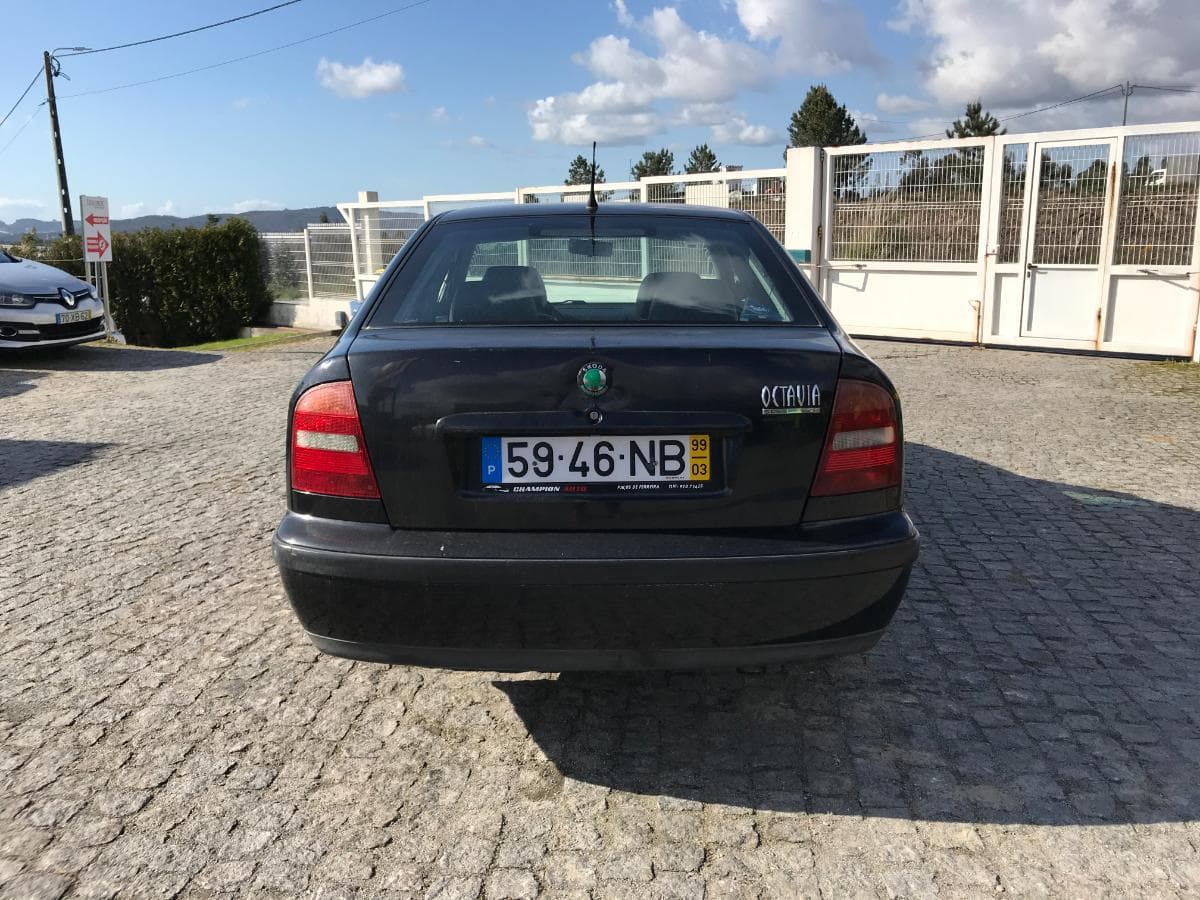 Skoda Octavia 1.6 · Ano 1999 — imagem 5