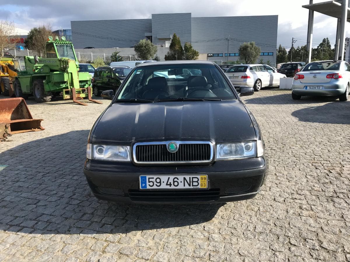 Skoda Octavia 1.6 · Ano 1999 — imagem 2