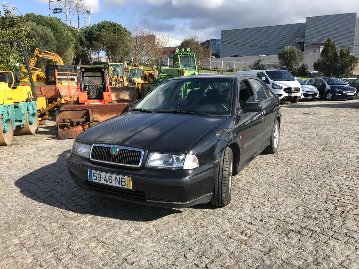Skoda Octavia 1.6 · Ano 1999 — imagem 3