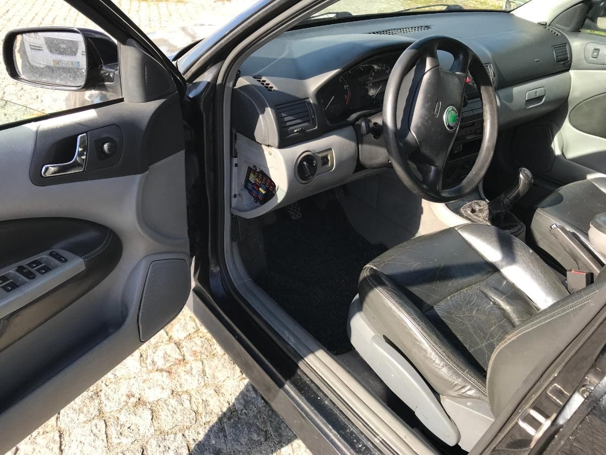 Skoda Octavia 1.6 · Ano 1999 — imagem 12