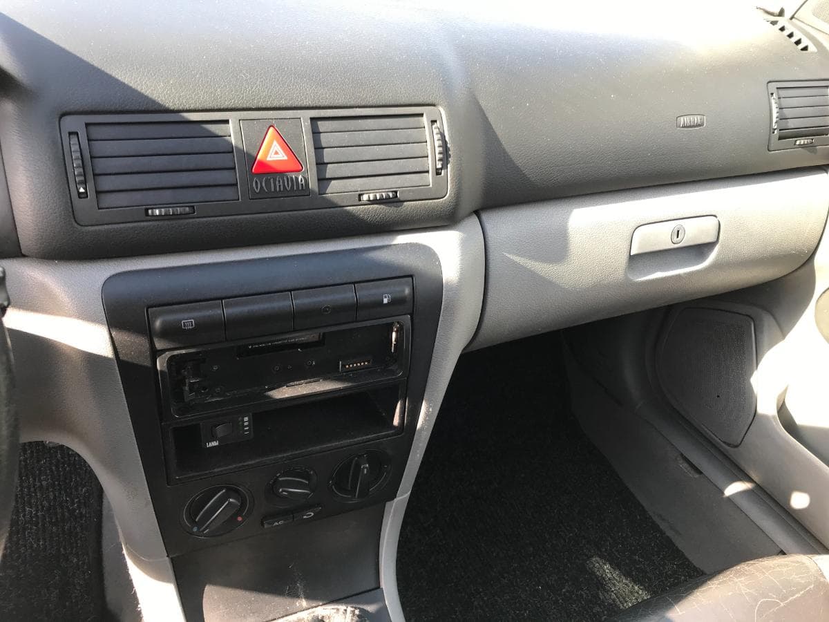 Skoda Octavia 1.6 · Ano 1999 — imagem 17