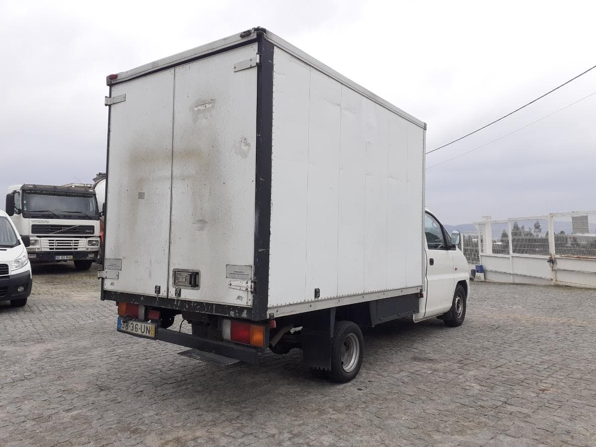 Hyundai H1 2.5D · Ano 2003 — image 4