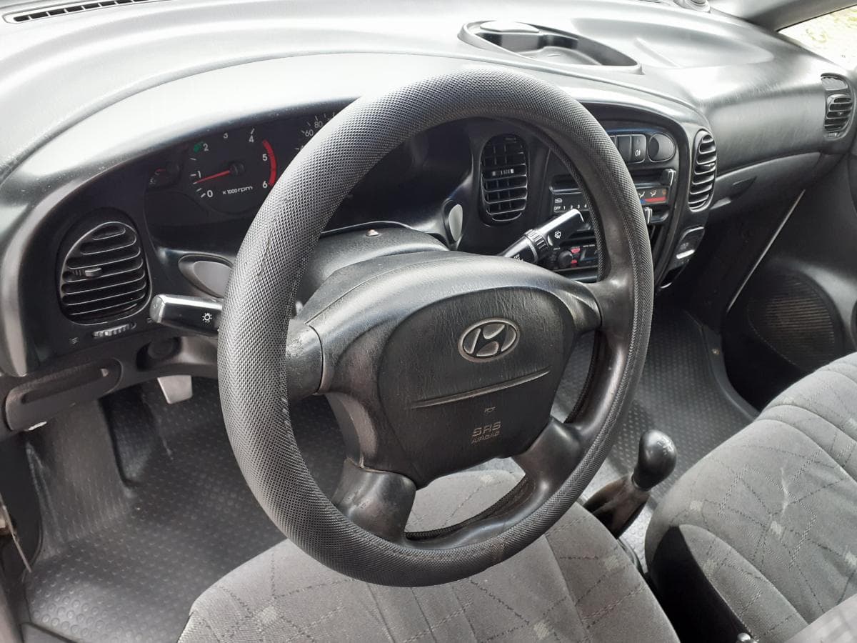 Hyundai H1 2.5D · Ano 2003 — image 14