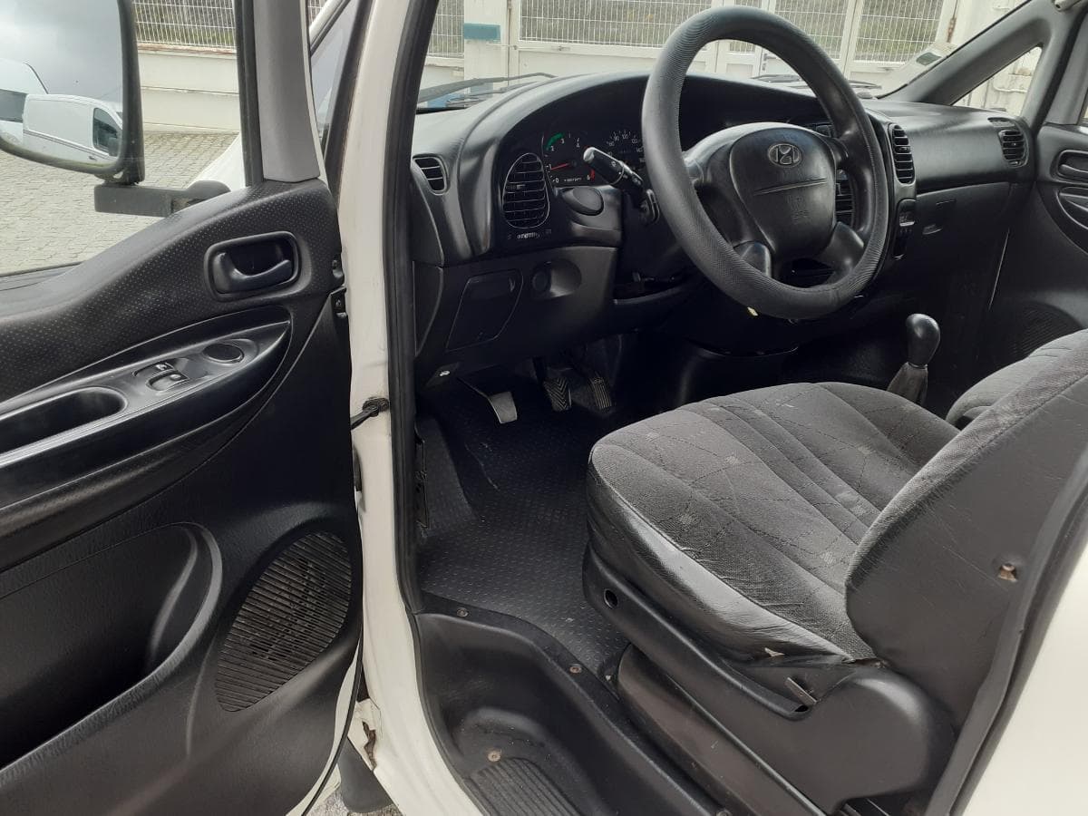 Hyundai H1 2.5D · Ano 2003 — image 12