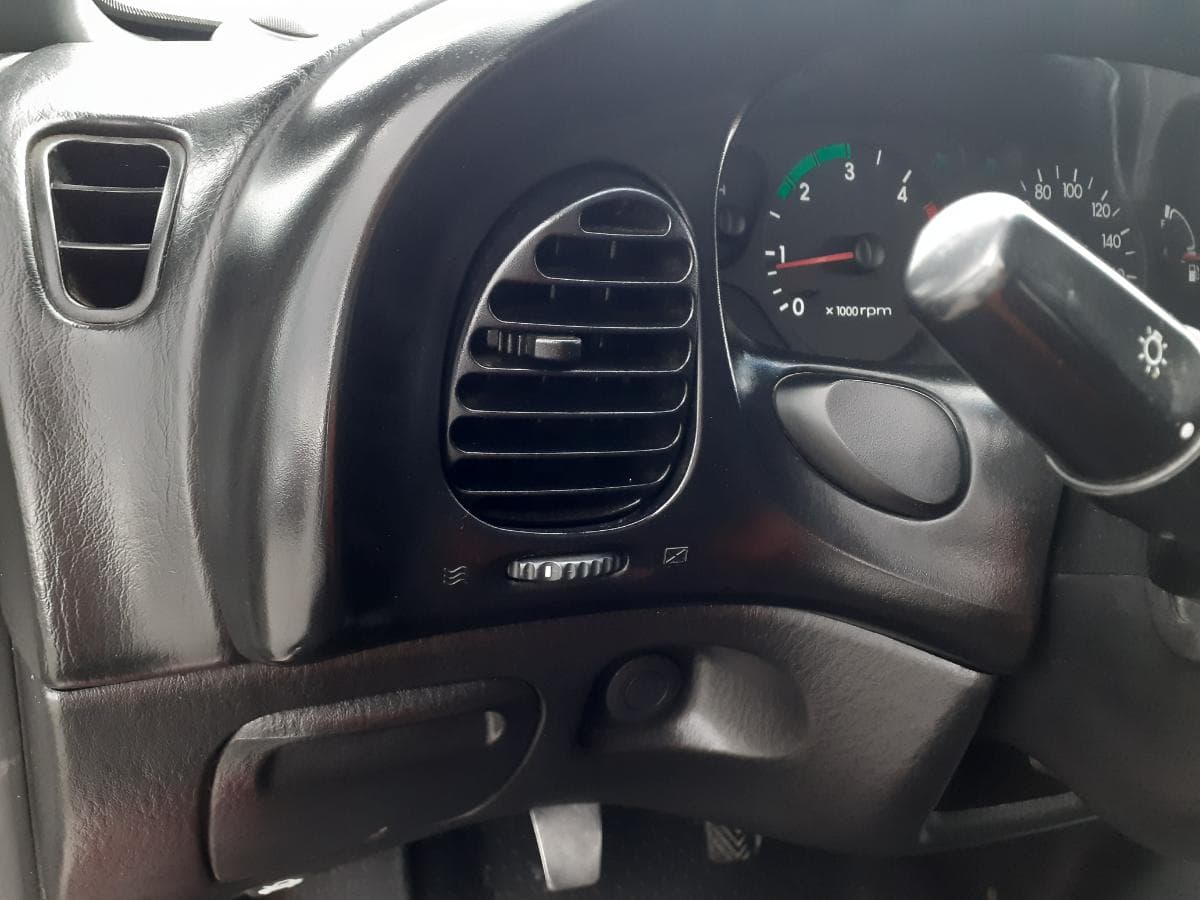 Hyundai H1 2.5D · Ano 2003 — image 20