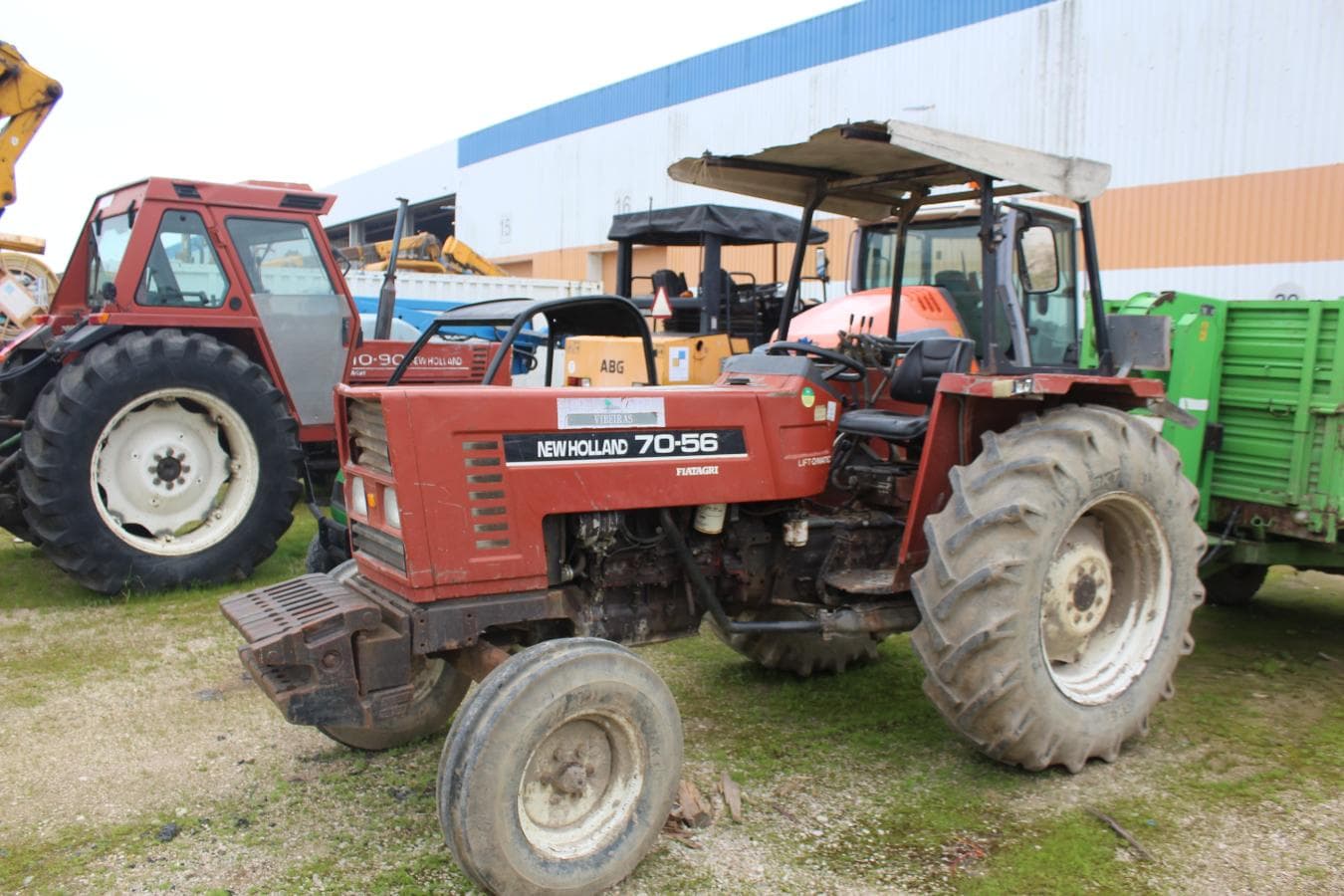 Trator agrícola NEW HOLLAND — image 1