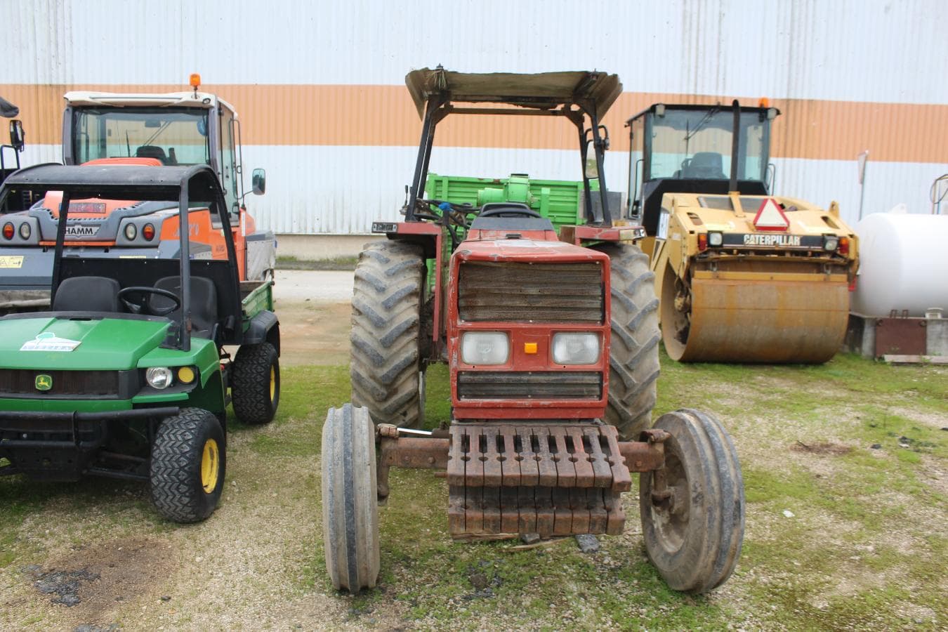 Trator agrícola NEW HOLLAND — image 2