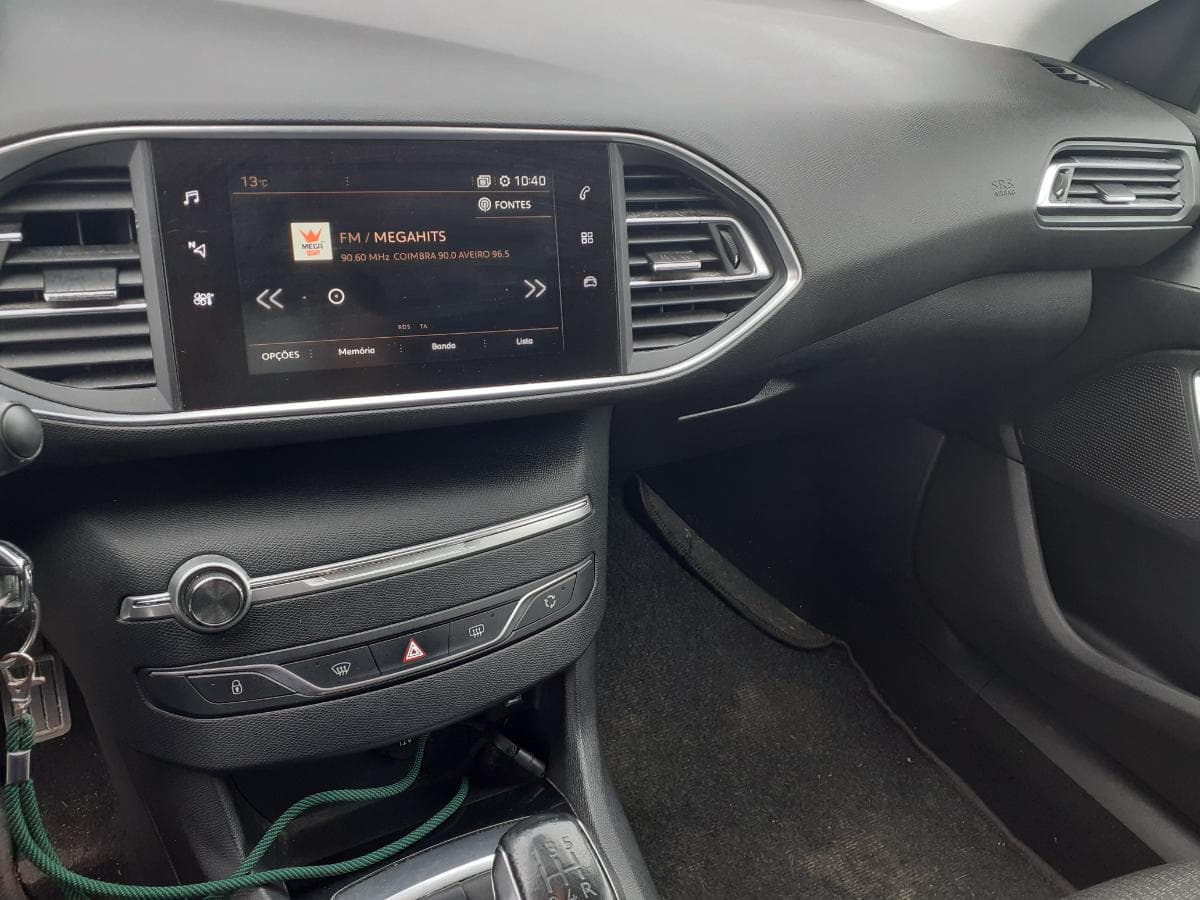 Peugeot 308 1.6 HDI · Ano 2018 — imagen 20