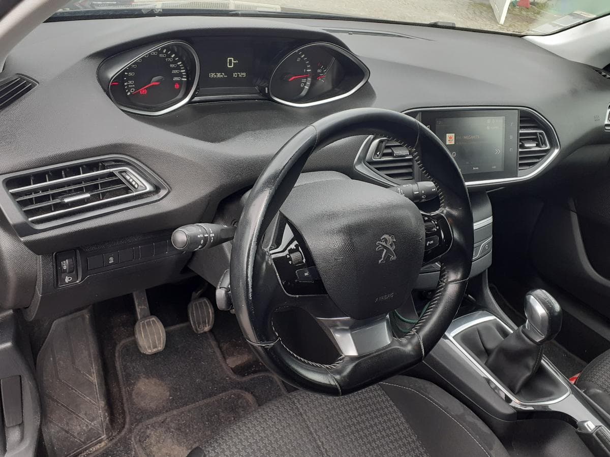 Peugeot 308 1.6 HDI · Ano 2018 — imagen 19