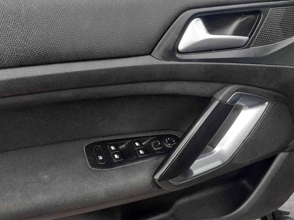 Peugeot 308 1.6 HDI · Ano 2018 — imagen 22