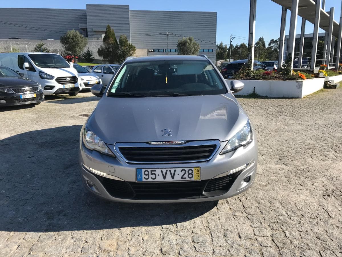 Peugeot 308 1.6 Blue HDI · Ano 2015 — imagem 2