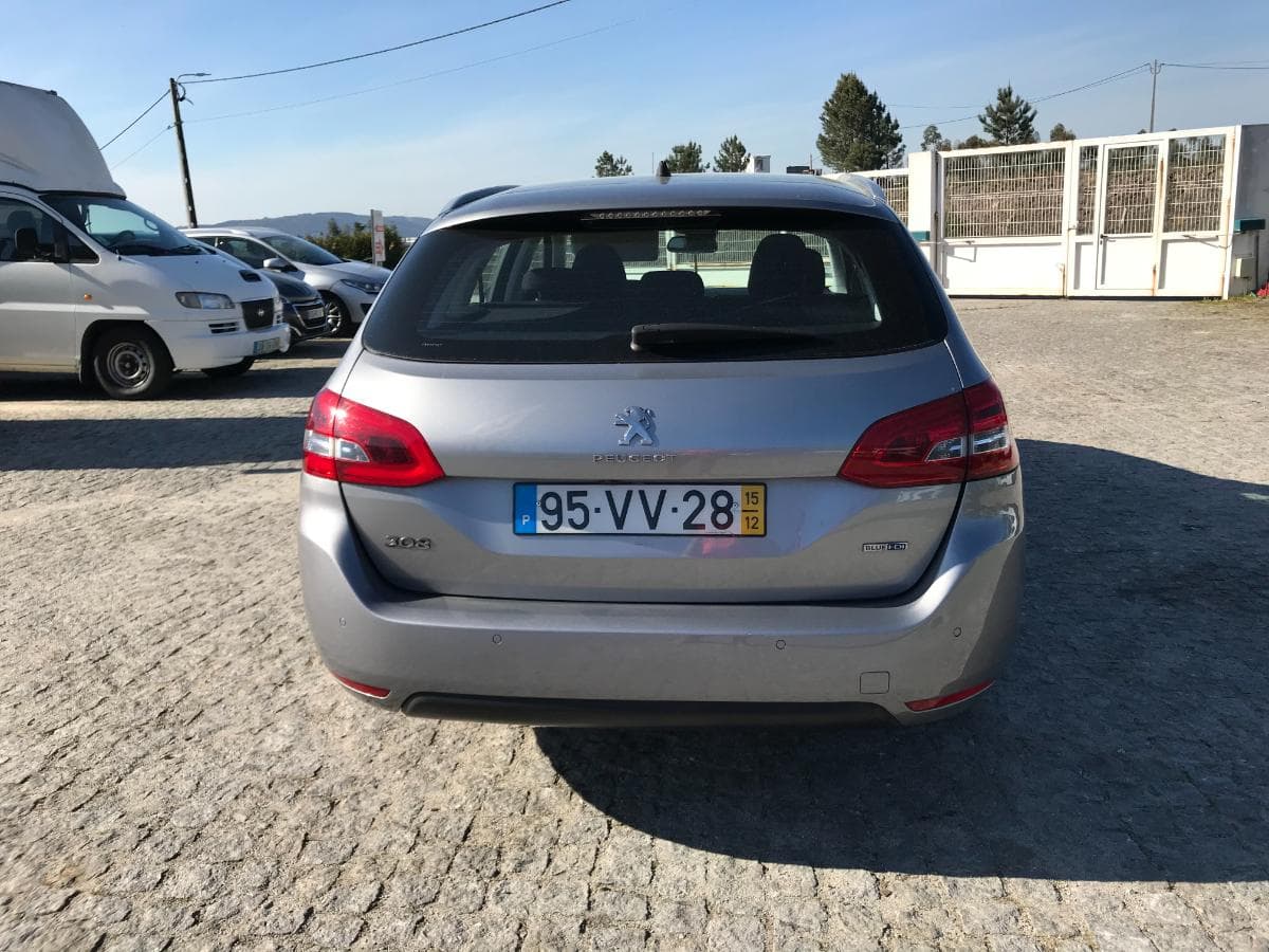 Peugeot 308 1.6 Blue HDI · Ano 2015 — imagem 5