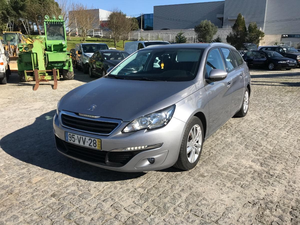 Peugeot 308 1.6 Blue HDI · Ano 2015 — imagem 3
