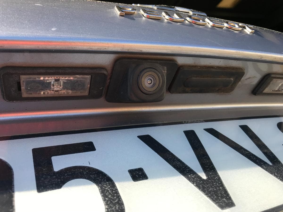 Peugeot 308 1.6 Blue HDI · Ano 2015 — imagem 12