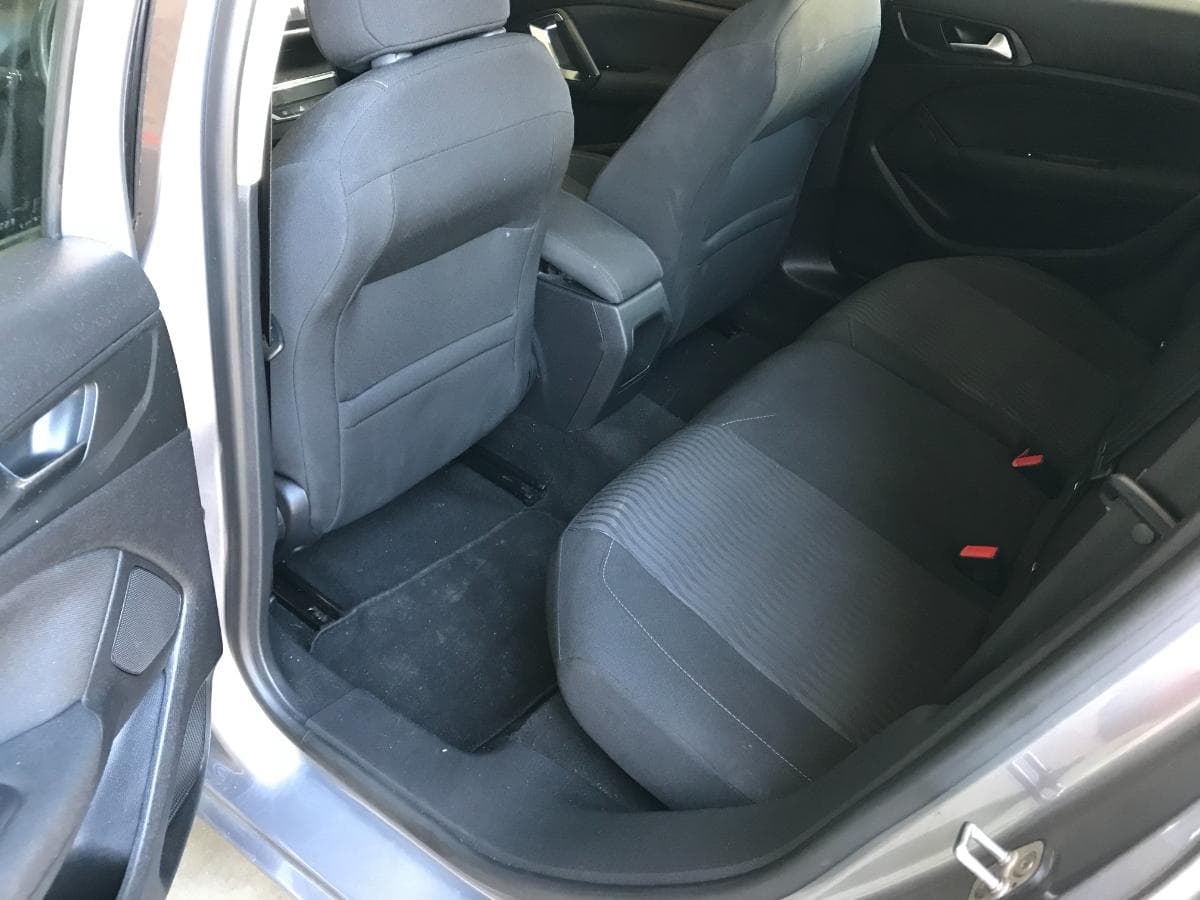 Peugeot 308 1.6 Blue HDI · Ano 2015 — imagem 20