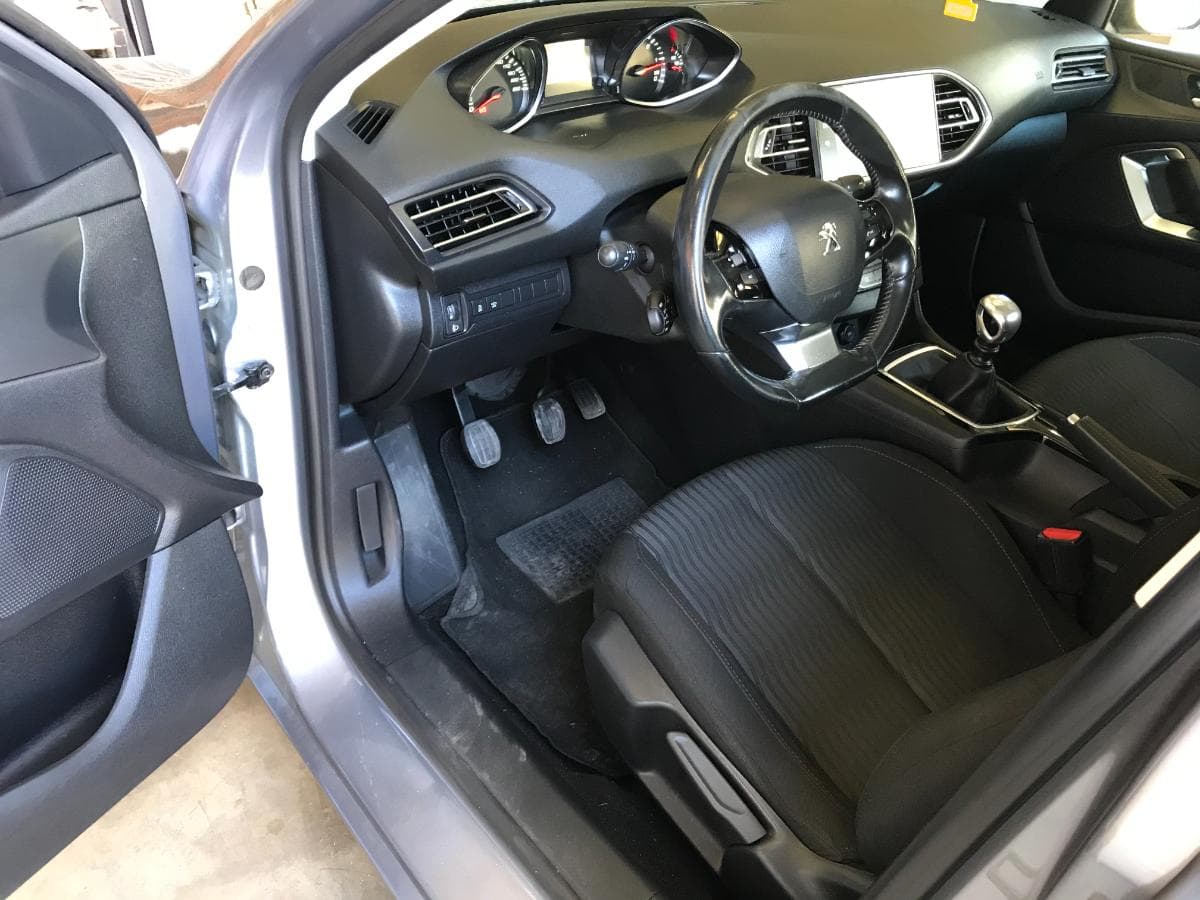 Peugeot 308 1.6 Blue HDI · Ano 2015 — imagem 19