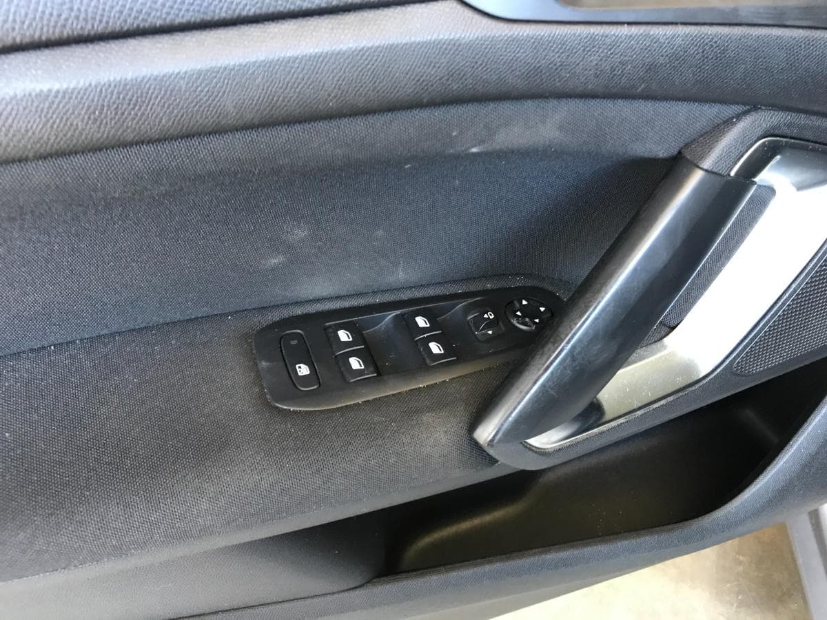 Peugeot 308 1.6 Blue HDI · Ano 2015 — imagem 21