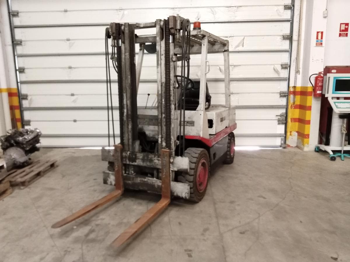 Empilhador Fiat DI 40 — imagem 1