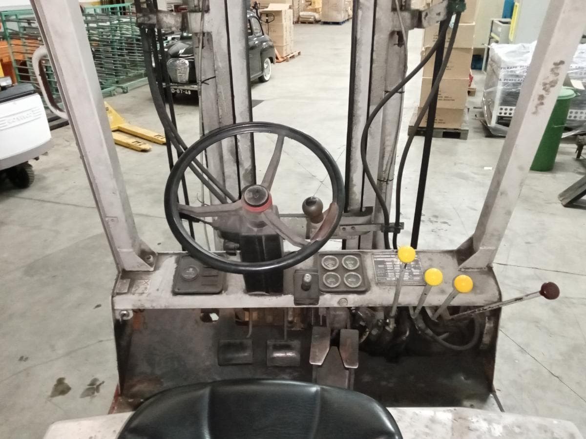 Empilhador Fiat DI 40 — imagem 12