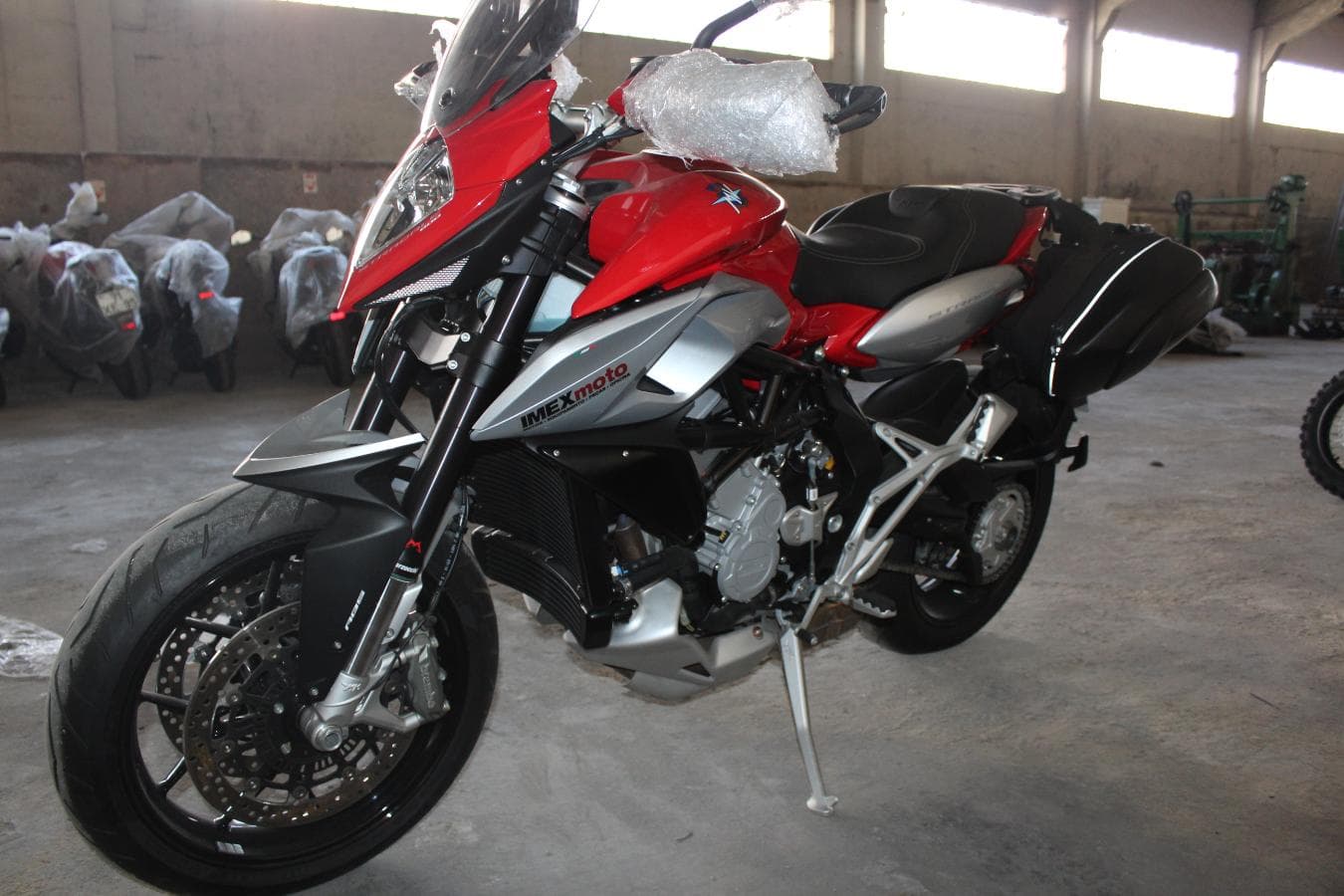 MV Augusta STRADALE 800 — image 2