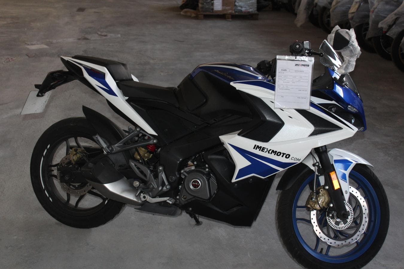 Bajaj Pulsar RS 200 ABS
