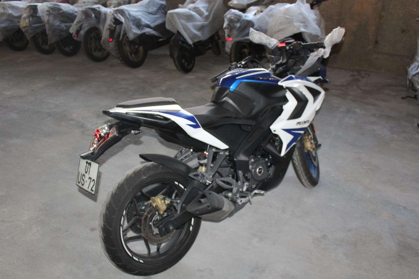 Bajaj Pulsar RS 200 ABS — image 5