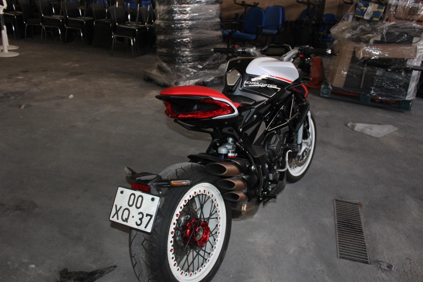 MV Augusta Dragster 800 RR — imagen 6