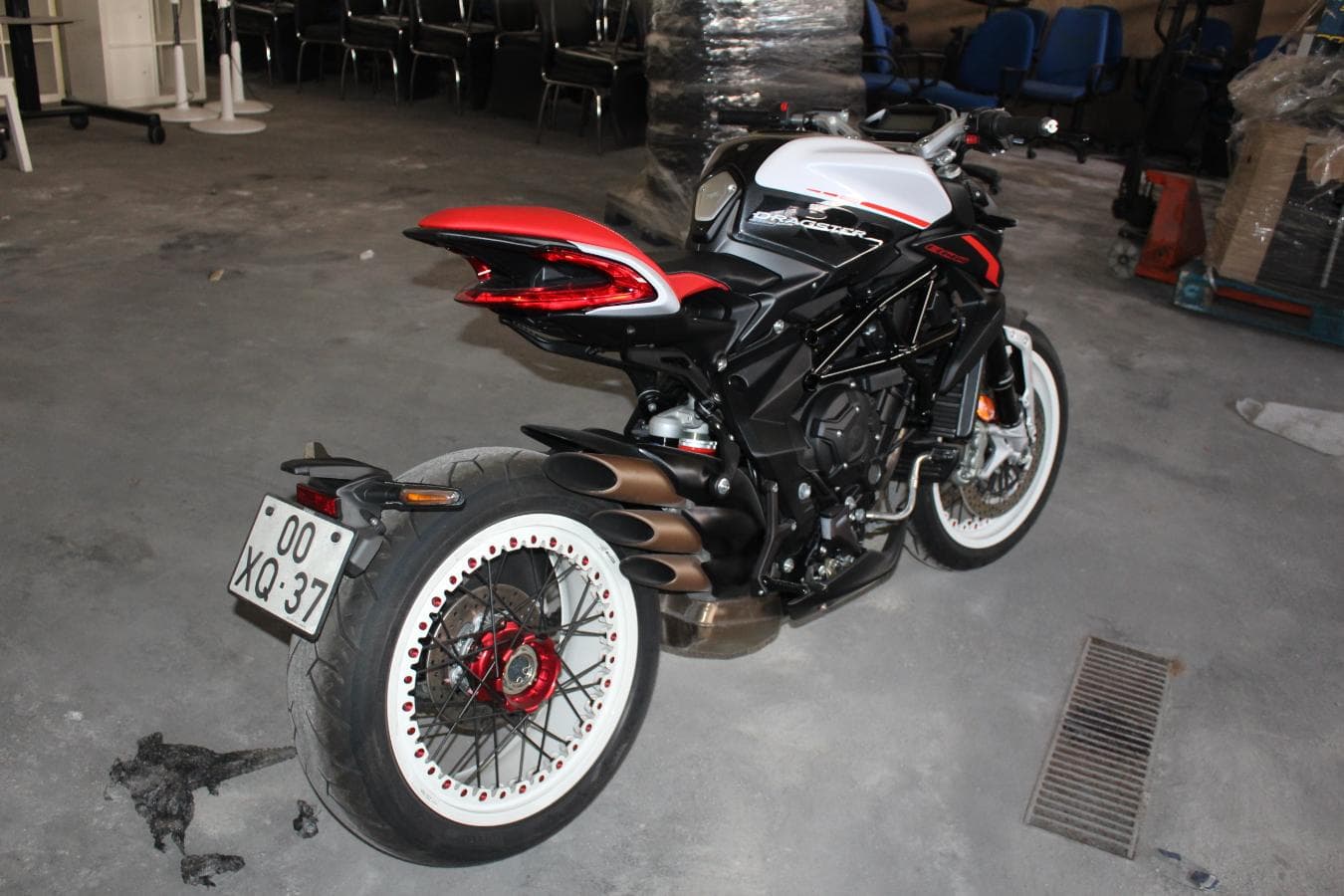 MV Augusta Dragster 800 RR — imagen 9